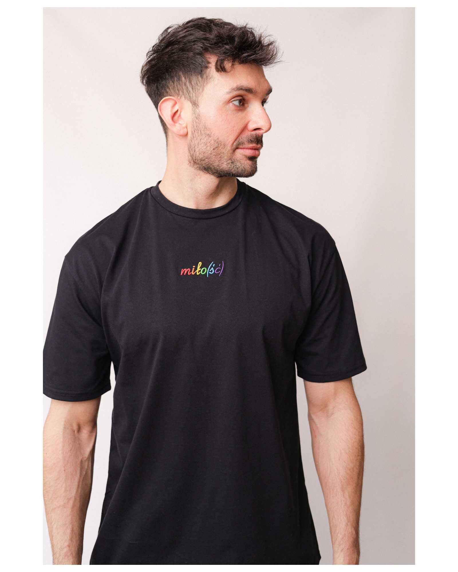 NEW! t-shirt czarny z tęczowym haftem